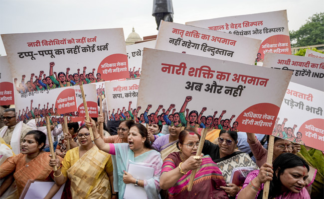 Women BJP MLAs protest against opposition in UP assembly premises